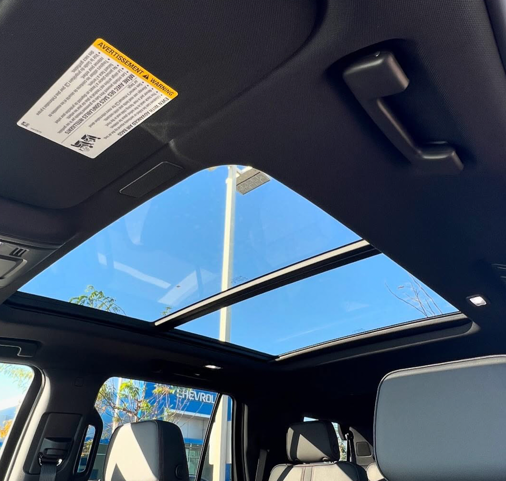 CHEVROLET SUBURBAN 7-SEATER